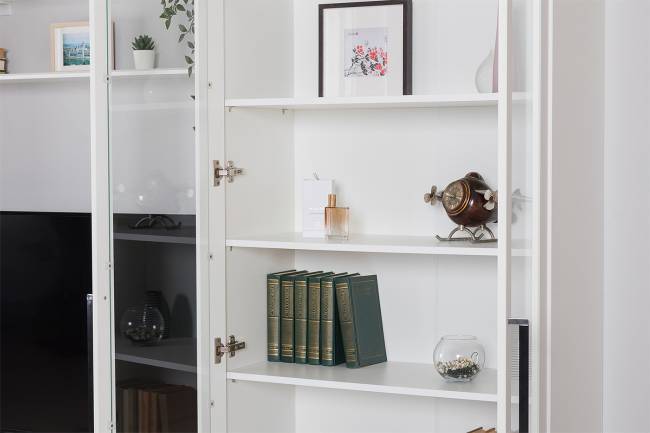 Валенсия два комода-тумбы и сервант три дверки № 123 цвет белый шагрень Валенсия два комода-тумбы и сервант три дверки № 123 цвет белый шагрень