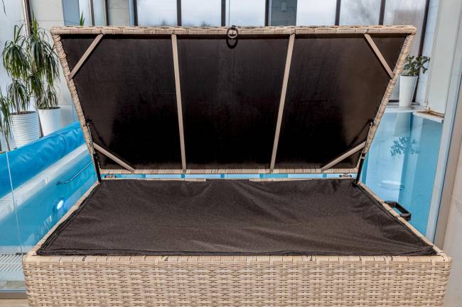 Сундук для хранения KARL 120 c колесиками бежевый