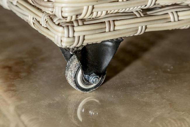 Сундук для хранения KARL 120 c колесиками бежевый