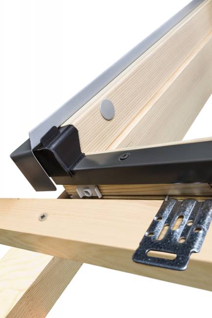 Мансардное окно FTP-V U3 со среднеповоротным способом открывания Мансардное окно FTP-V U3 со среднеповоротным способом открывания