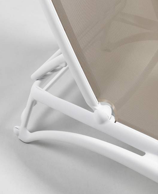 Шезлонг-лежак пластиковый Atlantico белый, тортора 1720-2040х700х350 мм